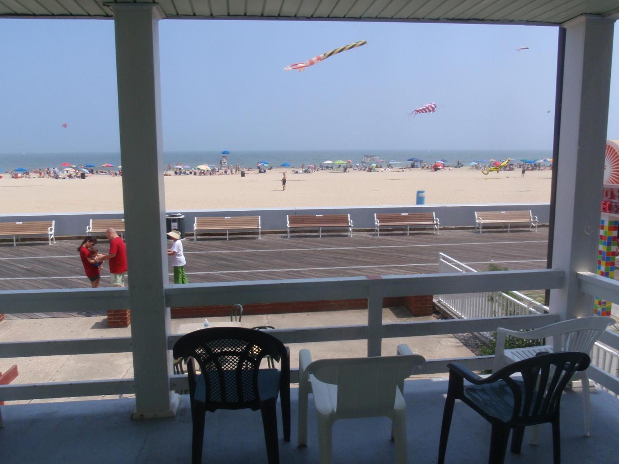 Majestic Hotel & Apartments Ocean City Exterior photo